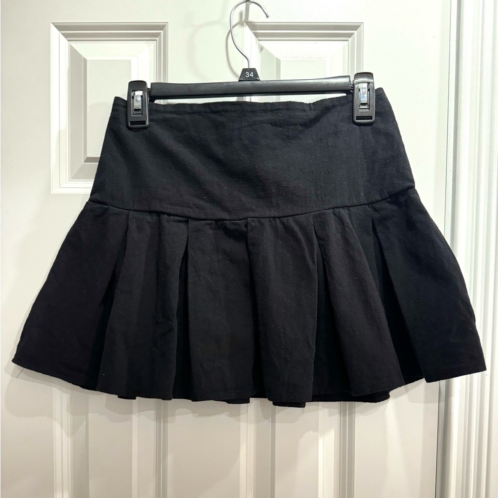 Urban Romantics Black Pleated Mini Skirt